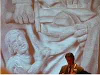 Eröffnung im Münster, Bernhard Rothen — Der Münsterpfarrer erläutert "Wahrheit und Macht in den Werken von Steinmetzen und Glasmalern"