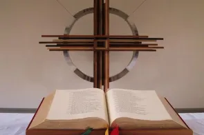 Bibel und Kreuz: Kreuzlingen (Foto: Werner N&auml;f)